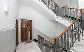 Real Italian Estate - Luxury Black&White