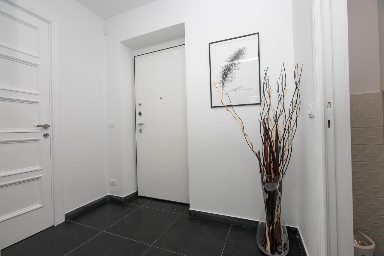 Real Italian Estate - Luxury Black&White Genoa Exterior photo