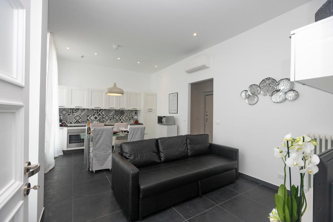 Real Italian Estate - Luxury Black&White Genoa Exterior photo