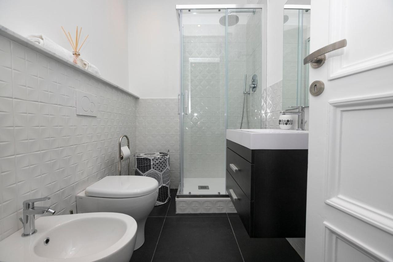Real Italian Estate - Luxury Black&White Genoa Exterior photo
